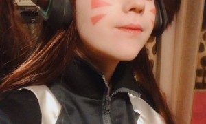 俄妹COS《守望先锋》D.va 小姐姐甜美笑容暖化人心