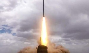 火箭炮打军舰？解放军这一步，很多人还没反应过来